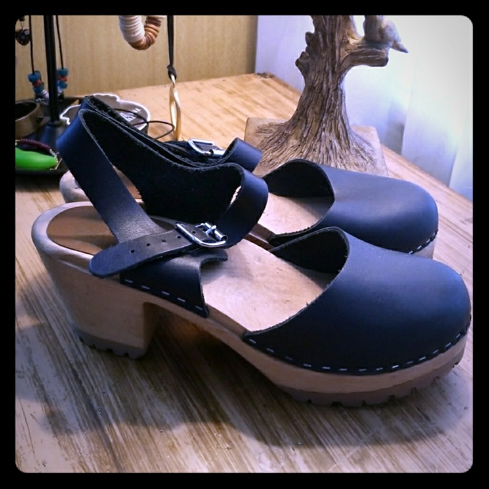 Clogs